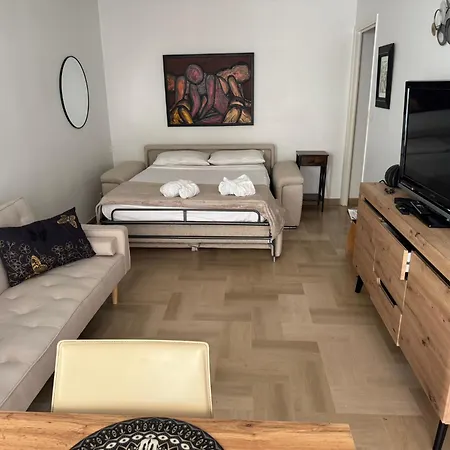 Le Nid Douillet Du Carre D'or * Antibes